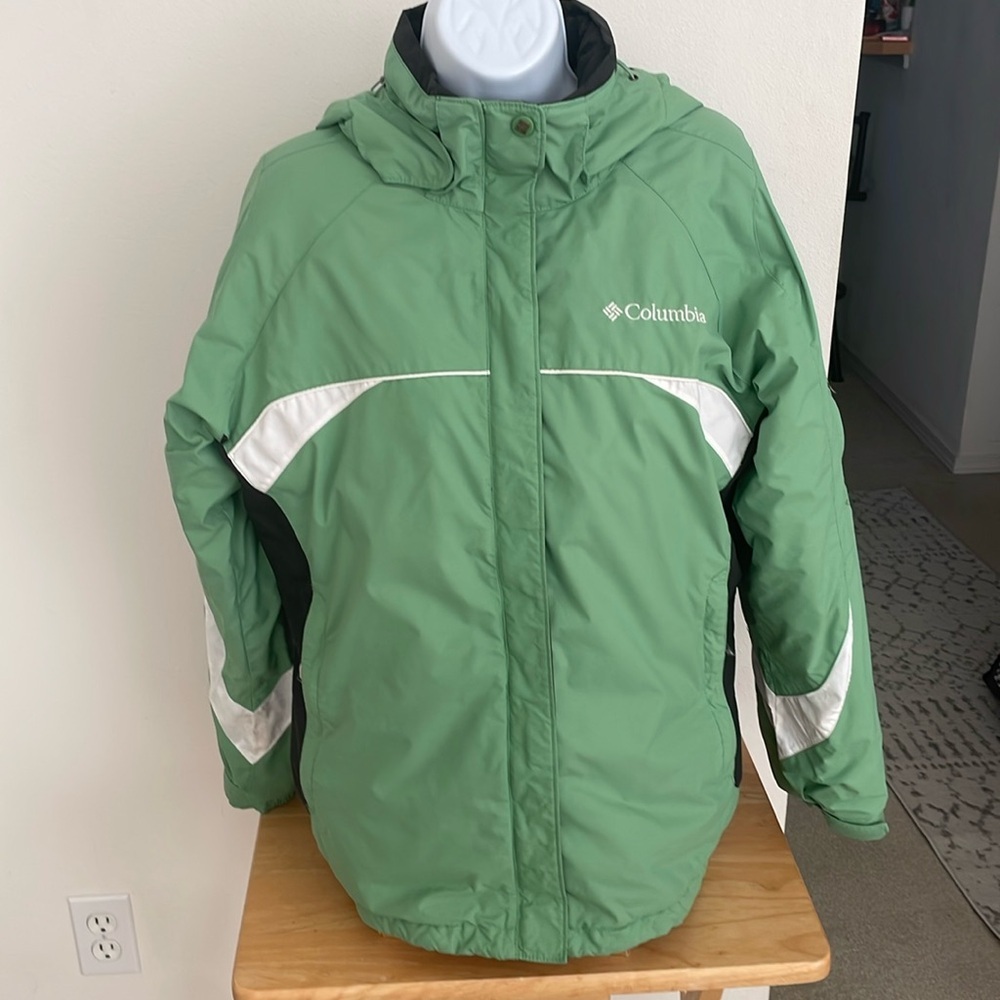 Columbia Green and White Jacket Size Medium